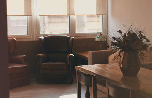 Piso céntrico de 3 habitaciones con terraza y vistas - Foto 2