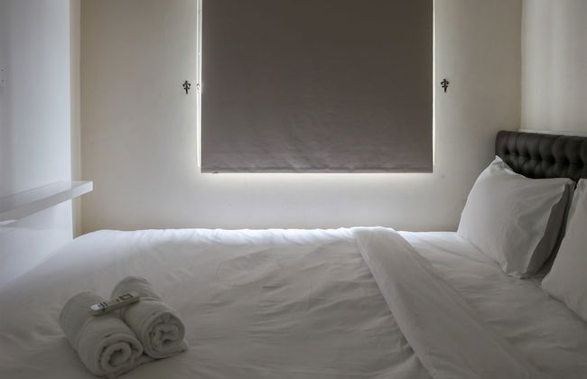 Cozy Stay and Simply 2BR at Green Pramuka City Apartment - Foto 3