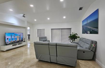 Sunny Oasis with private pool - Foto 35