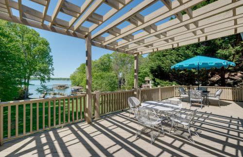 Scenic Smith Mountain Lake Getaway with Deck and Dock! - Foto 28