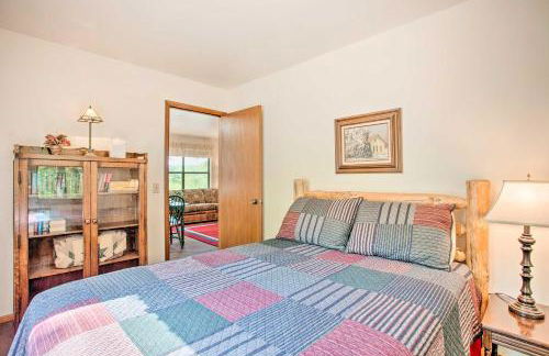 Cozy, Secluded Davis Cabin on 60 Wooded Acres - Foto 13