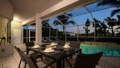 Camille with Boat MUST SEE modern furniturePool - Foto 5