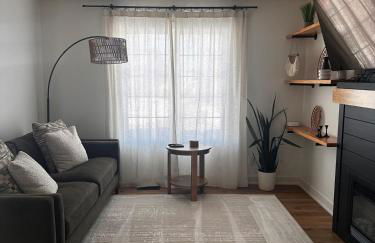 Ankenys Best Hot tub Theatre Room Game Room - Foto 50