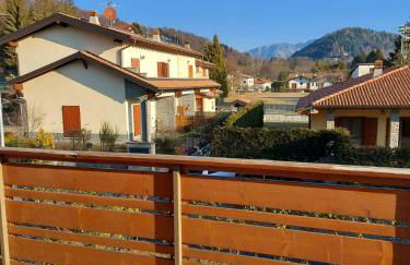 Incantevole appartamento con piscina e vista monti - Foto 19