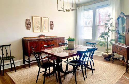 3 story, 100 year-old home, 4BR, 3 king & 2 queen beds - Foto 7