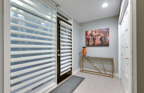 Modern Townhome Near Downtown walk to CWS! - Foto 36