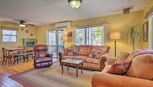 Creekside Retreat with Deck, 18 Miles to Wolf Ridge - Foto 4