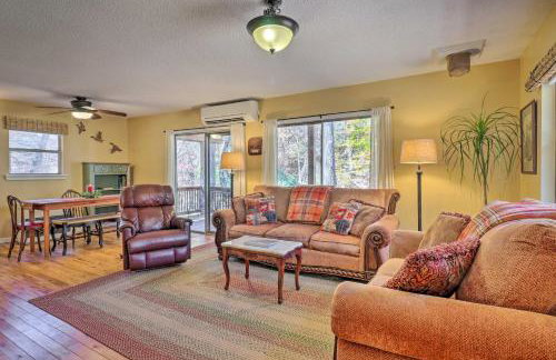 Creekside Retreat with Deck, 18 Miles to Wolf Ridge - Foto 4