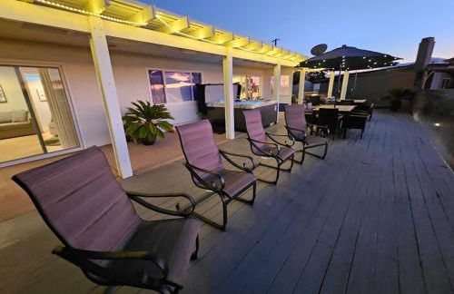 La Jolla Gem with Ocean View - 11 Beds, Hot Tub, Karaoke & Game Den - Foto 59