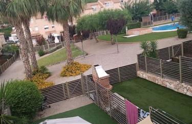 Adosada, Piscina, Família y Vacaciones - Foto 10