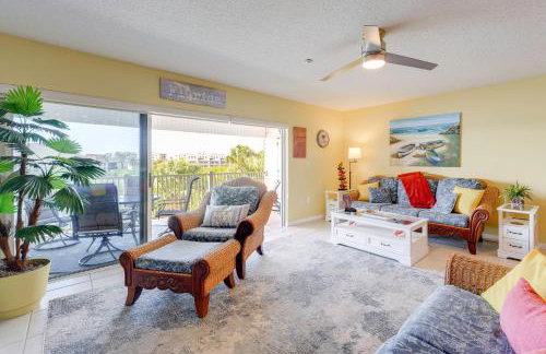 Large Balcony and Water Views Indian Shores Condo! - Foto 6