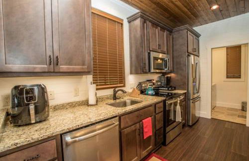 NEW FOREST COTTAGE W/GRILL & DECK:HIKE, FISH, GOLF - Foto 5