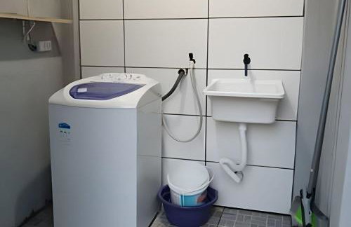 Casa Perto das melhores praias Florianópolis, 8 pessoas, ar condicionado, tv, wifi, cozinha completa, lavanderia, - Foto 11