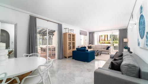 BRIGHT NEW APARTMENT IN PUENTE ROMANO - Foto 2