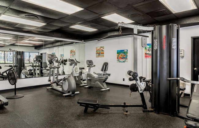 Seaside and Breezy Condo at the Victorian - Foto 29