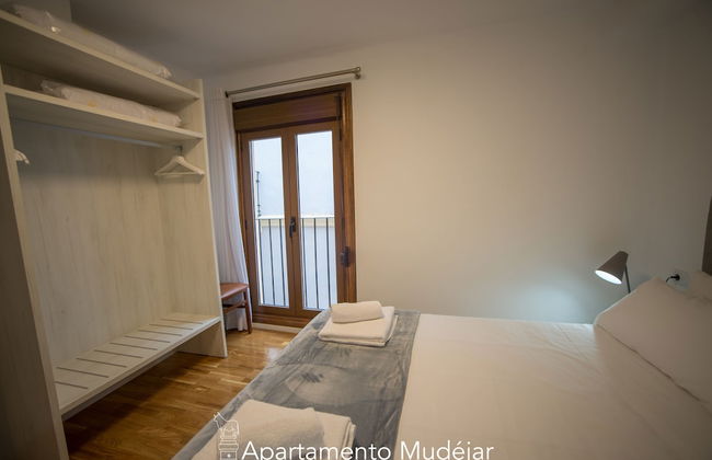 Apartamentos Plaza del Torico - Foto 8