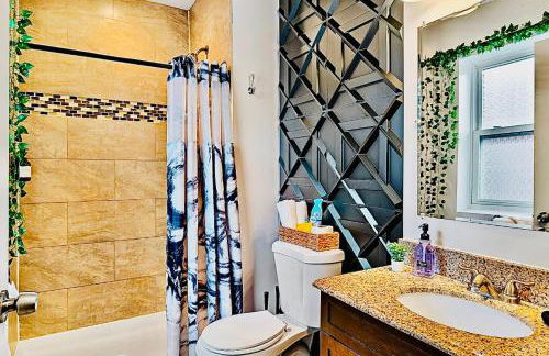 5BDRM 10BD with King BBQ Patio 1 MIN walk Carson ST - Foto 12