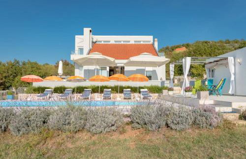 Rustic Villa Florice with a pool - Photo 16