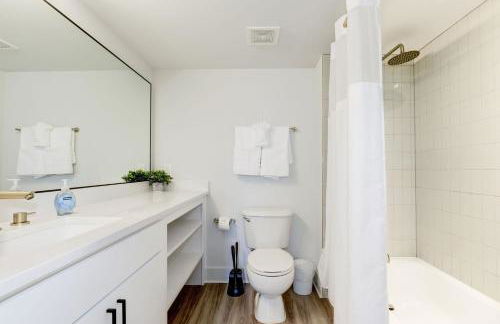 2BR Urban Oasis DC Access with Lux Comforts - Foto 56