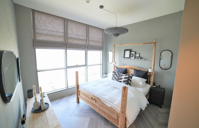 Luxurious Dubai Hills with balcony park view - Photo 9