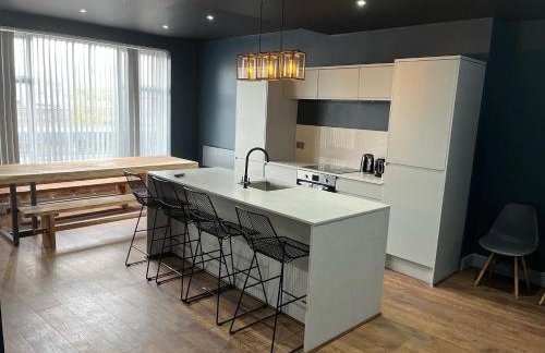 Swan Street Townhouse Hot Tub & Roof Terrace - Photo 7