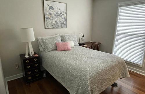 Wayne's Place-Hot tub, pet friendly. Close to HPU - Foto 12