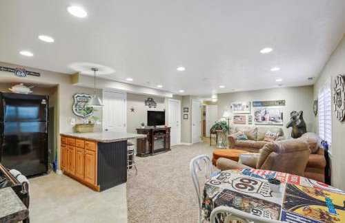 Cozy American Fork Retreat with Electric Fireplace - Foto 4