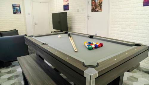 Modern 4-Bed Retreat in Prestwich, Perfect for Weekend Getaways - Foto 1