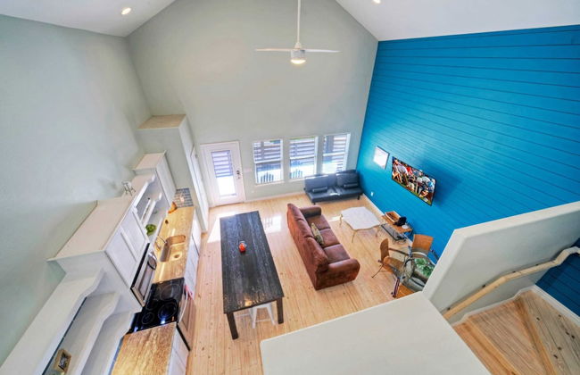 Sleeps 26 2 Homes w/ Waterfront Pool + Boat Dock Laguna Village Escape - Foto 24