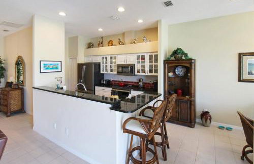 Serene pool home in the exclusive Heritage Oaks Golf & Country Club - Foto 3