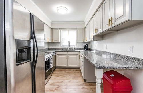 Raleigh house w master suite - 4min to Fenton - Foto 9