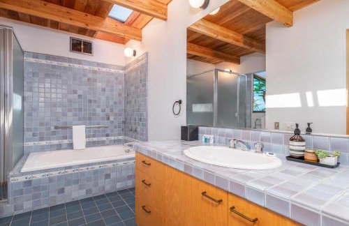 Ocean Views - Near Bluff Coast Trail - Hot Tub - Foto 30