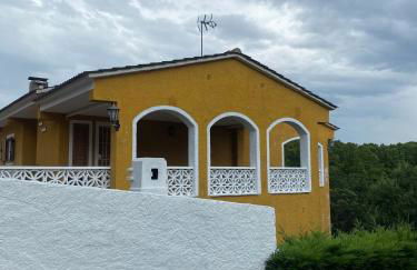 4 Bed Villa - Sleeps 8 - Pool - HotTub - Garden - Foto 1