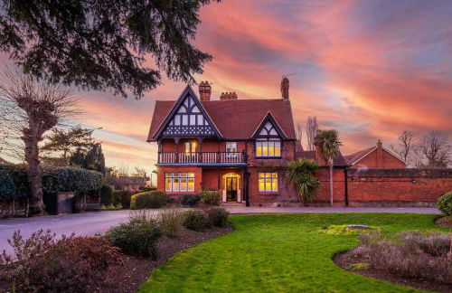 Unique 4 Bed Home in The Windsor Tapestries by Casa by Grace - Sleeps 7-9, Private Hot Tub Hire, Free Parking, Dog Friendly, Legoland, Windsor Castle - Foto 10