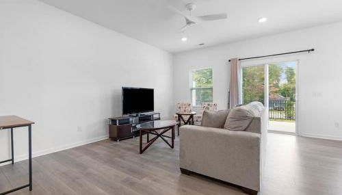 Brand New Townhome 2024 Great Deal - Foto 3