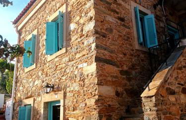 Λιθόκτιστη παραδοσιακή οικία - Foto 1