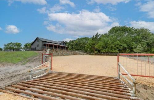 Sip, Fish and Relax Fireside Serene Schulenburg Gem - Foto 36