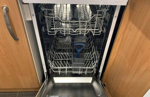 JOIVY Adorable 1 Bed Flat Near West End - Photo 31