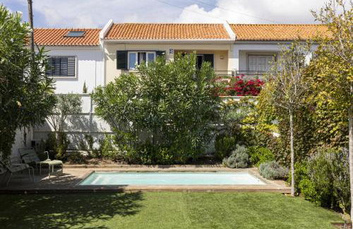 Contemporary Restelo Pool Haven - Photo 36