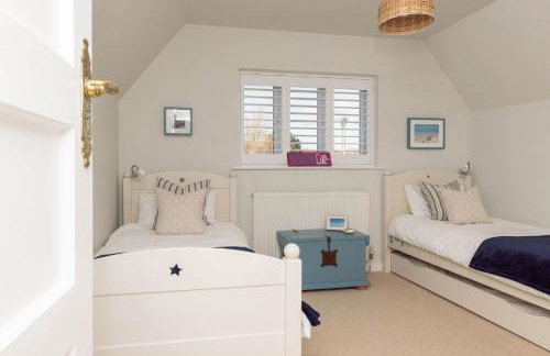 Luxury Beachfront Retreat for 14 with Hot Tub - Photo 45