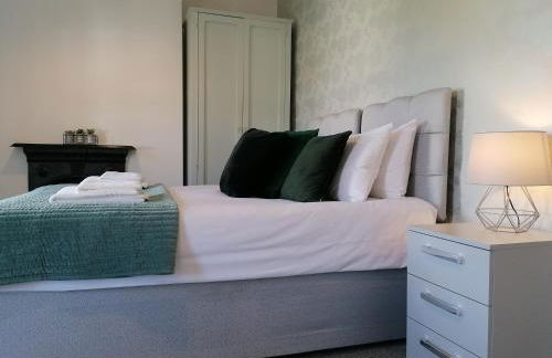 Chester 4 Bedroom House, Contractors & Leisure by Rework Accommodation - Photo 37