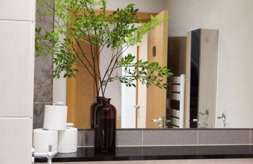 Weekly & Monthly stays in Penthouse for Contractors or Leisure Single or Superking beds available - Foto 28