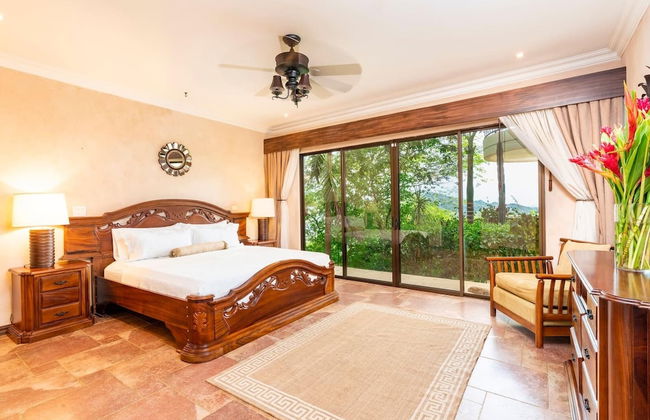 Hacienda-style Villa With Pool and Sweeping Ocean Views Above Potrero - Photo 6