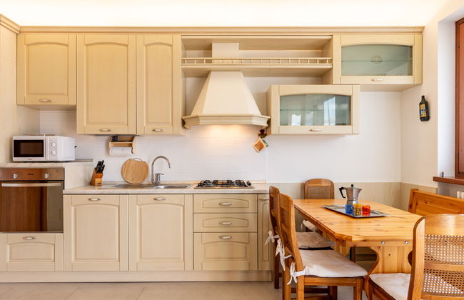 2 bedroom Apartment in Bellano with garden - Photo 8