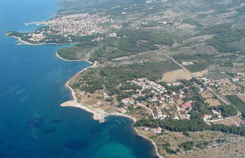 Villa Baras garden - house with pool - Photo 4