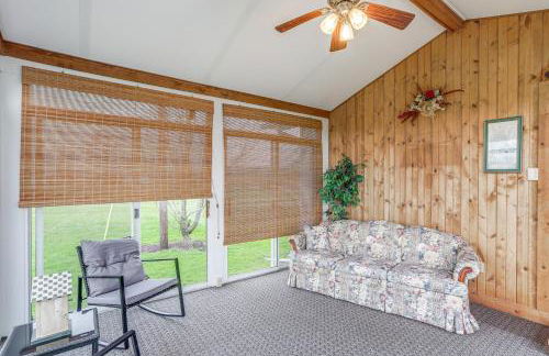 Quiet Greenwich Home with Pool and Screened Porch! - Foto 25