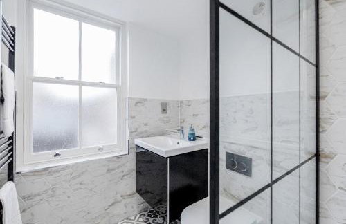 2Bed 2Bath Apartment in Liverpool Street, Steps to Brick Lane, Spitalfields & Shoreditch - Foto 6