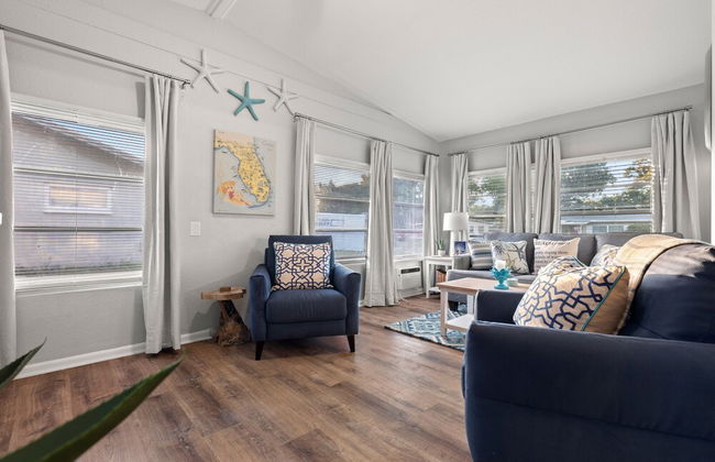 11350 Central Oasis 4BR Pool Home - Photo 9