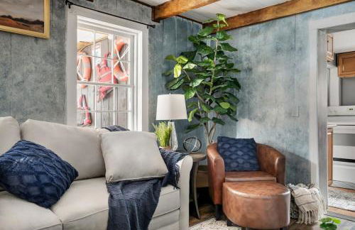 Creekside Cabin w Hot Tub, Fire Pit, Grill, WiFi! - Foto 10