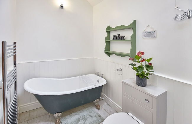 Host Stay The Byre - Photo 6